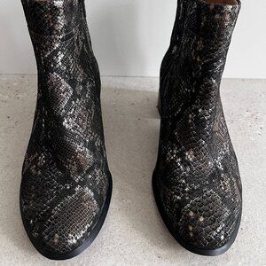 Vionic Kamryn Booties